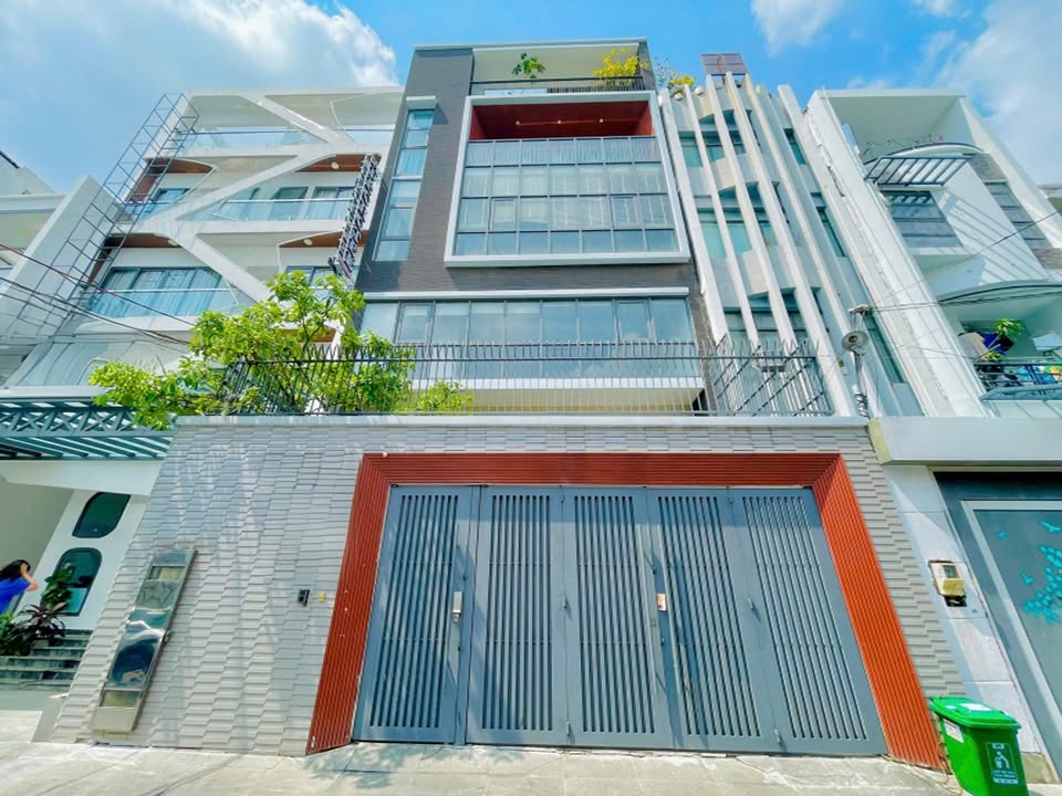 Nhà Phố Lê Văn Sỹ, Phú Nhuận 120m² - Vị trí đắc địa!