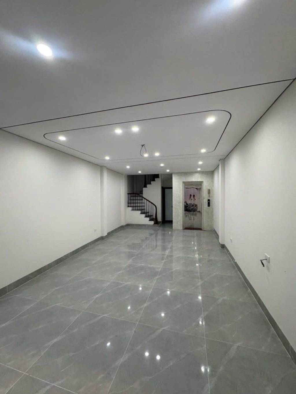 Nhà Thạch Bàn Long Biên 55m² 9.5 tỷ - Ô tô vào tận nhà, lô góc 3 mặt thoáng!