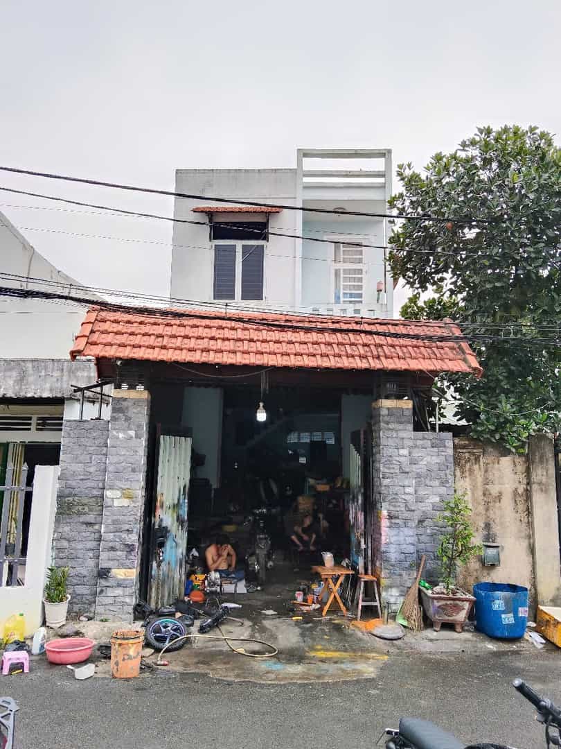 Nhà Nguyên Căn Hẻm Xe Tải QL13, Thủ Đức - 5x20m, Sân Xe Hơi, Giá 11 Triệu