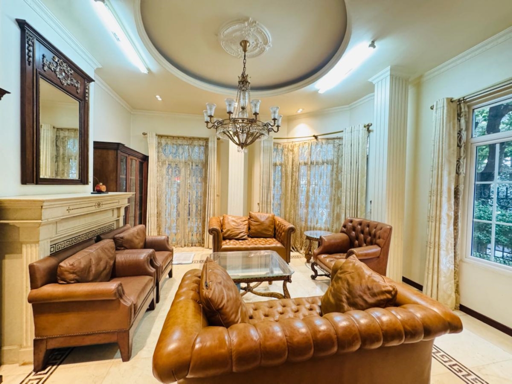 Bán nhà lô góc Trần Thái Tông, Cầu Giấy - 236m², 15m mặt tiền - Vị thế biệt thự phố