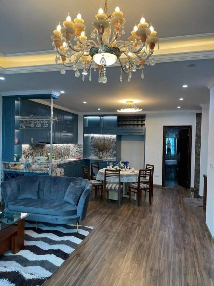 Nhà Riêng Võ Chí Công 98m² - 7 Tầng Thang Máy, Ô tô vào tận nhà!