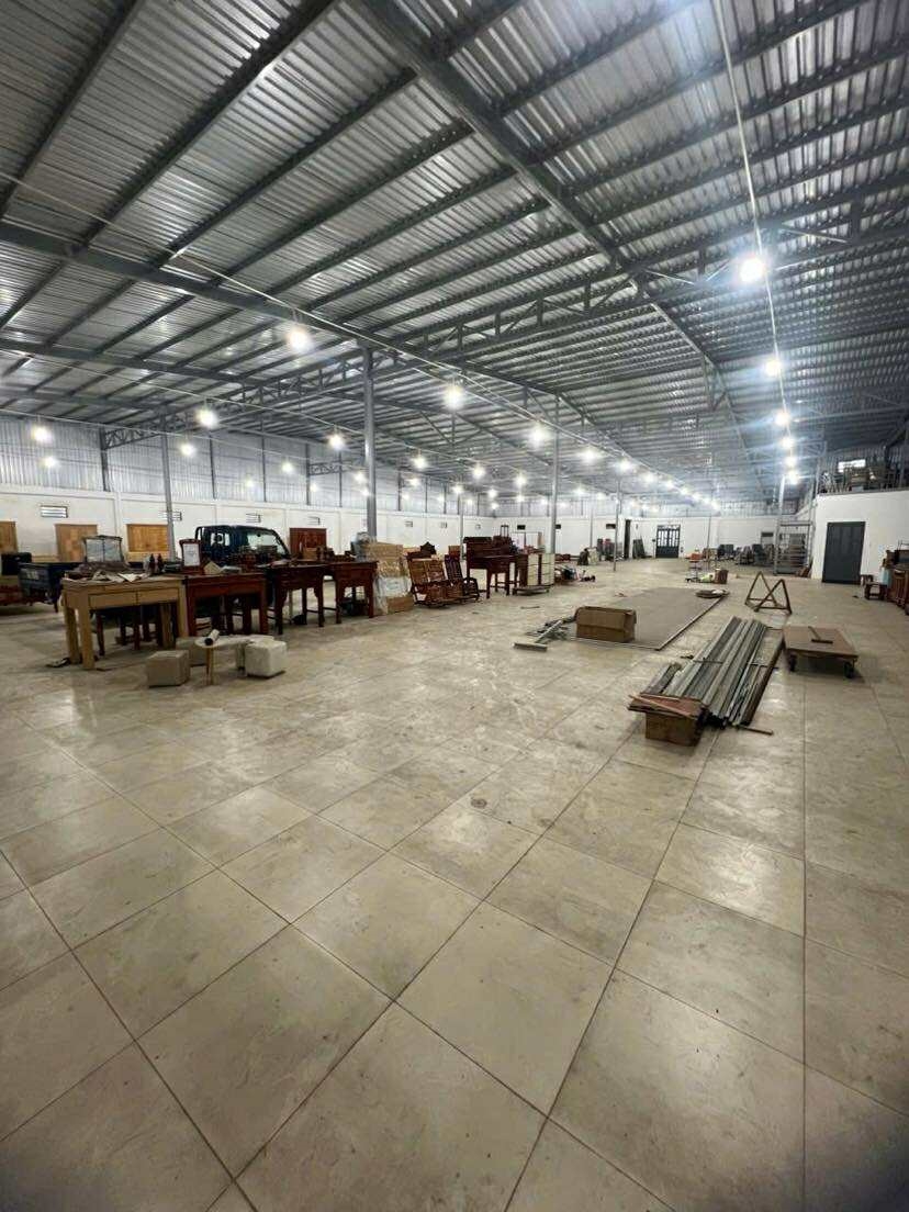 Cho thuê kho 1100m² mặt tiền Nguyễn Văn Linh, Cần Thơ - Container vào tận nơi