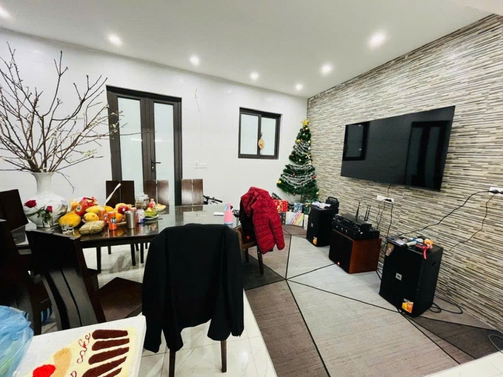 Nhà Riêng Khâm Thiên, Đống Đa 62m² - Full Nội Thất, Sẵn Sàng Ở Ngay!