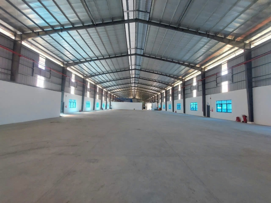 Kho Xưởng KCN Đức Hòa 5.500m² - Hoạt động ngay, giá 380 triệu/tháng
