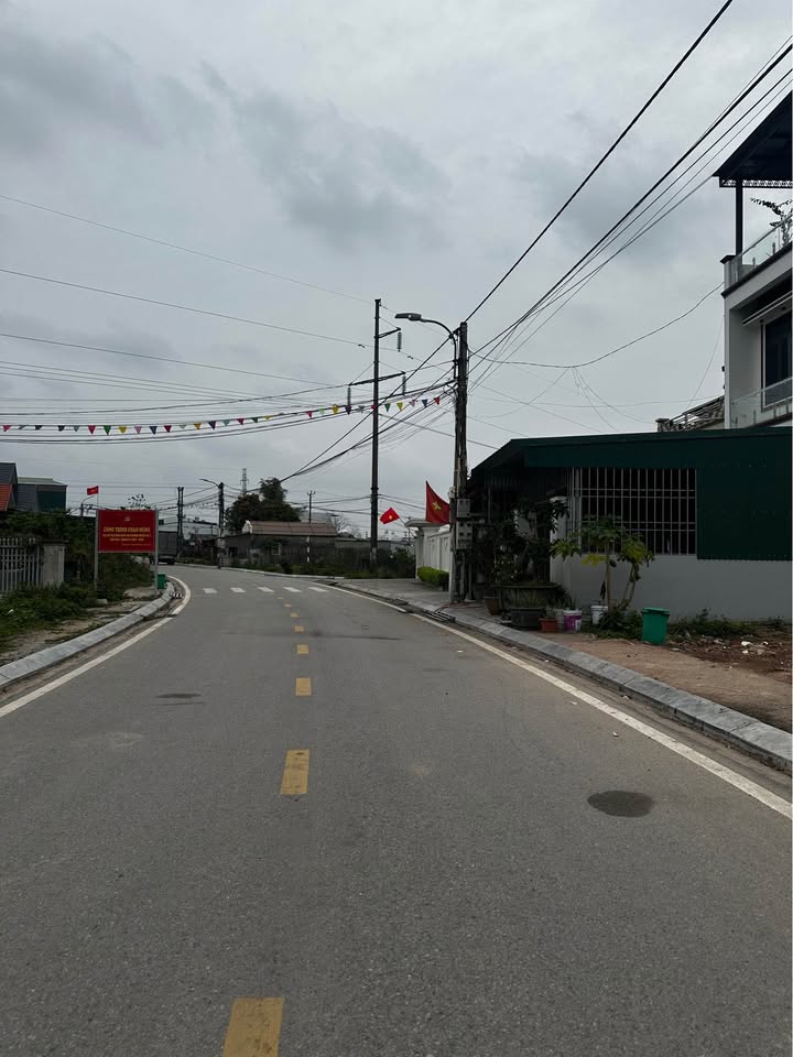 Nhà Mặt Tiền Kinh Doanh, Góc Đường Hồng Phong Móng Cái - 80m² Giá 2.x Tỷ