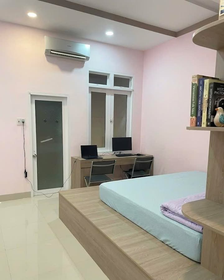 Nhà Phường Linh Tây 80m² - Sân Rộng, Giá 5 Tỷ - Gần Phạm Văn Đồng