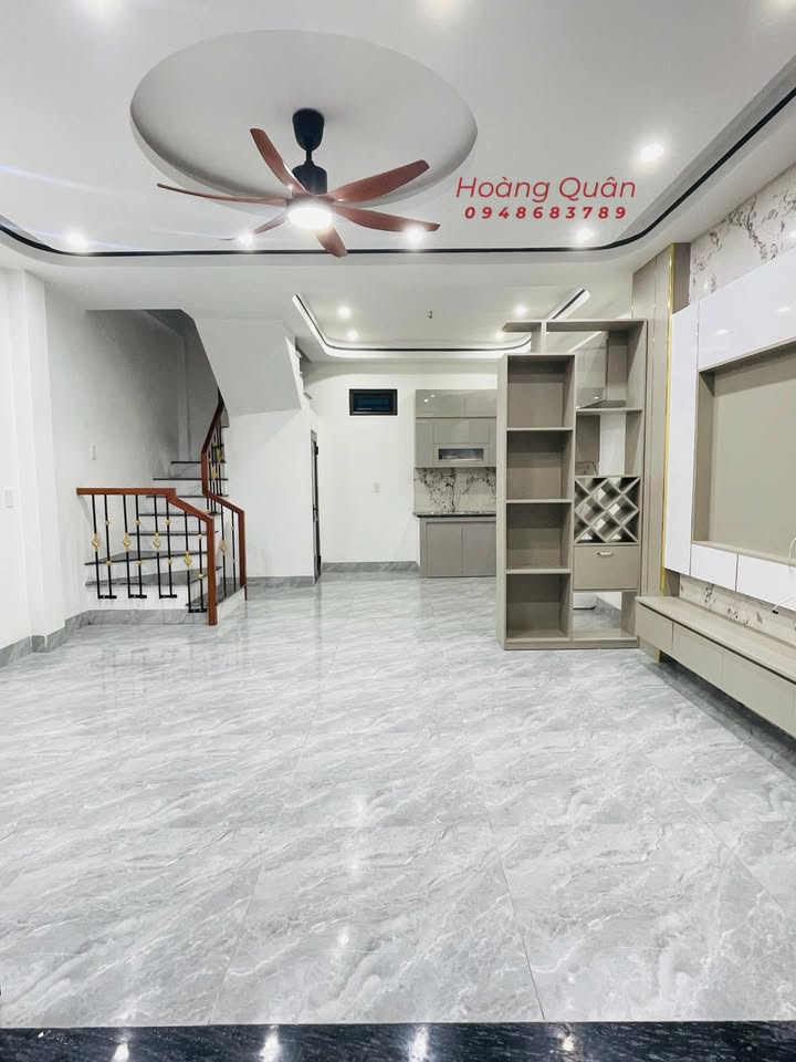 Nhà 3 Tầng Phường Kỳ Bá, Thái Bình - Ngõ Oto, 42m², 2 Tỷ