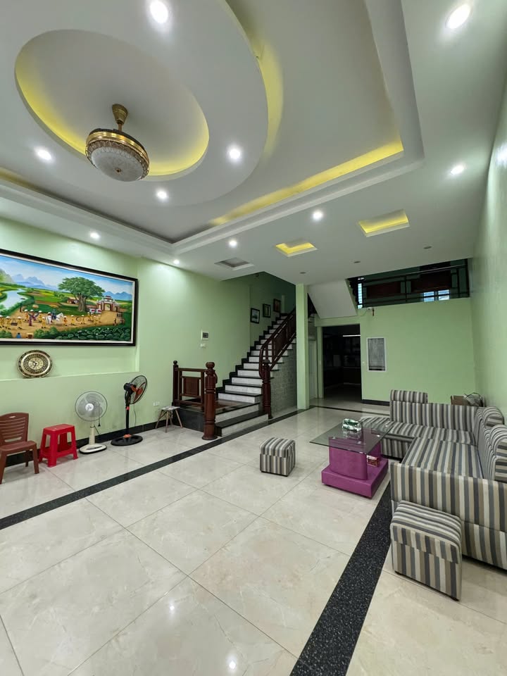 Nhà phố Ninh Xá, Bắc Ninh 5PN - Full nội thất, sẵn sàng ở ngay!