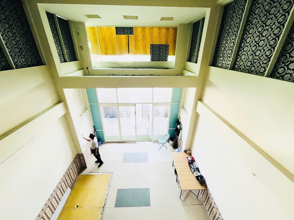 Nhà Mặt Tiền Cách Mạng Tháng 8, Đà Nẵng - 125m², 4 Tầng, Kề Góc