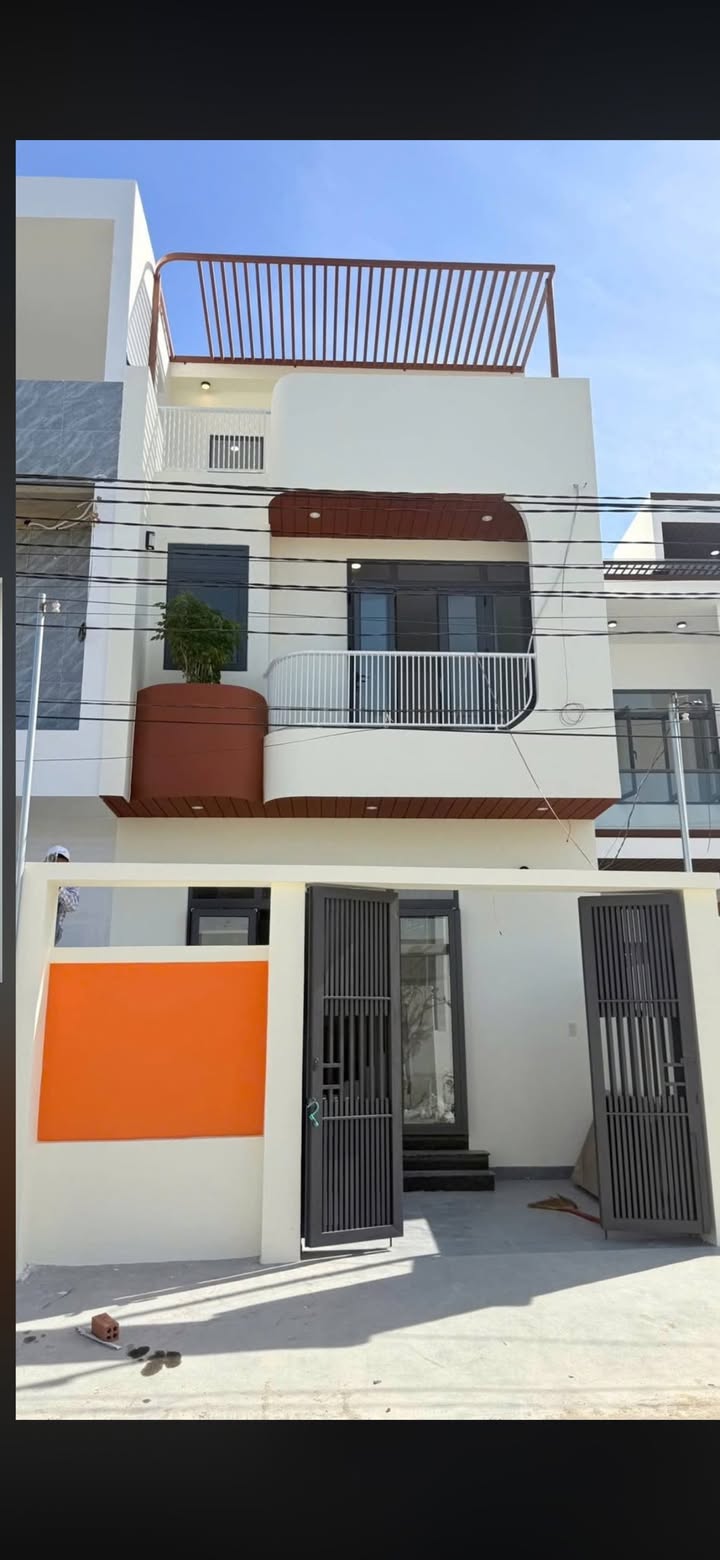 Nhà 3 Tầng Gần Ngã 4 Đà Lạt, Diên Khánh - 77m² Giá 2.65 Tỷ