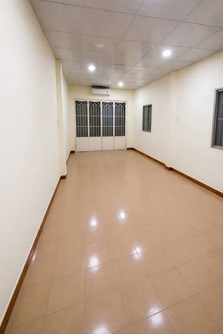 Cho thuê nhà nguyên căn MT Cách Mạng Tháng 8, Tân Bình - 3 PN, 60m²