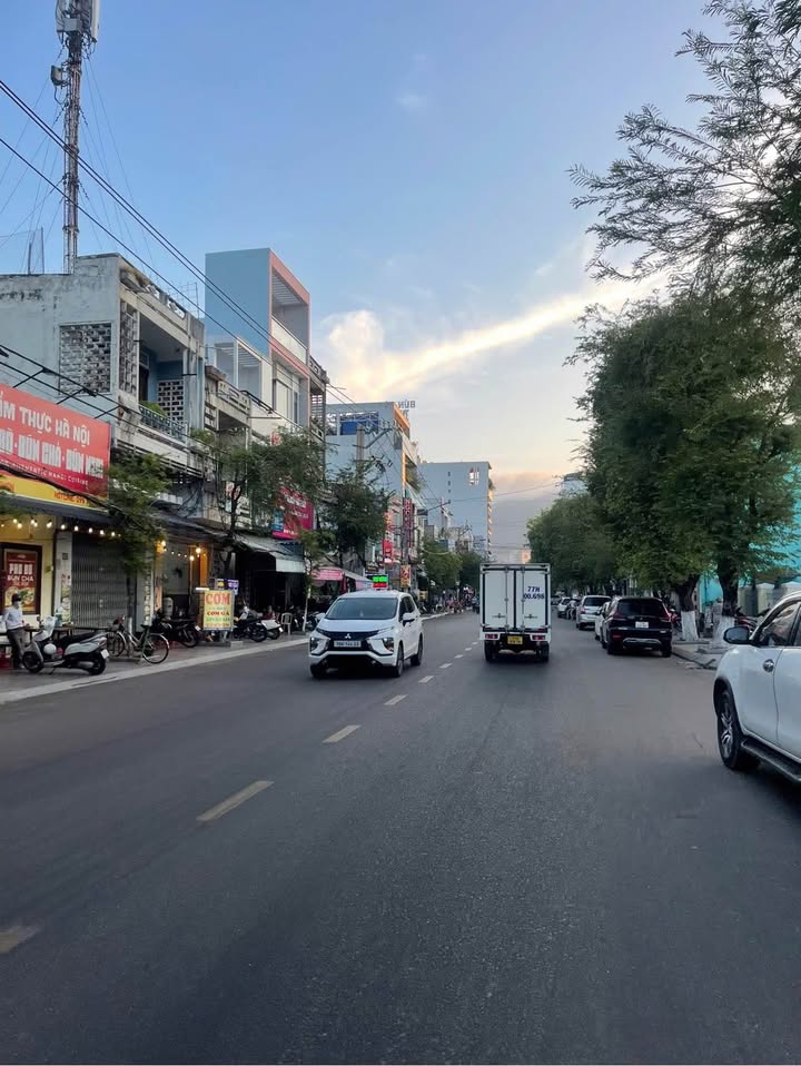 Nhà Phố Phan Đình Phùng, Quy Nhơn 62m² - Mặt tiền kinh doanh đắc địa!