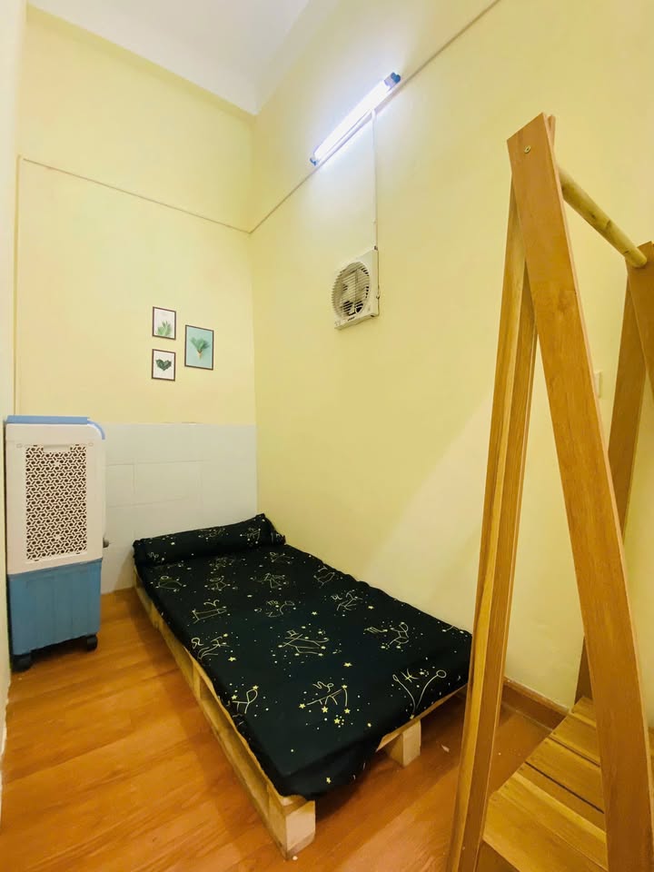 Phòng trọ Hoàng Hoa Thám, Ba Đình - 1.2 triệu - Chính chủ, có cửa sổ!