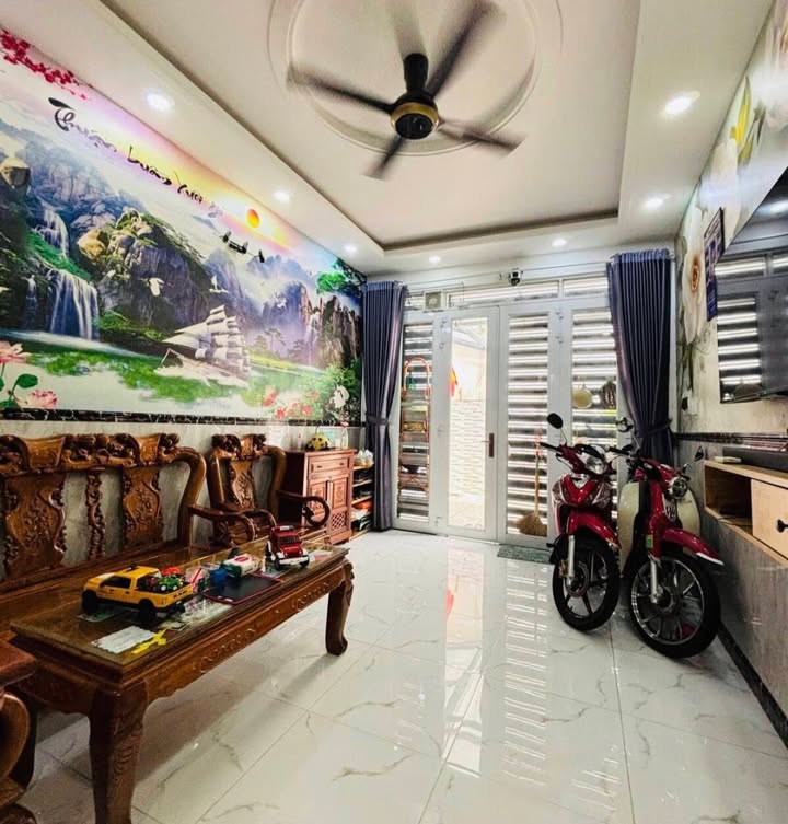 Nhà 4 tầng hẻm 42 Hoàng Hoa Thám, Bình Thạnh - 40m² Sẵn Sàng Ở Ngay