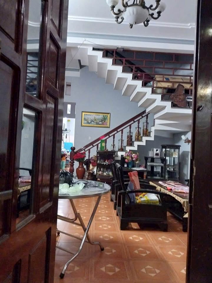 Nhà 1 Mê Hẻm Ô Tô Hùng Vương, Kon Tum - 90m² Giá 2.2 Tỷ