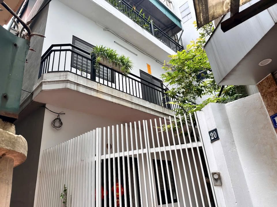 Nhà riêng cho thuê ngõ Thịnh Hào 3, Đống Đa - 76m², 16 triệu - Full nội thất, sẵn sàng vào ở!