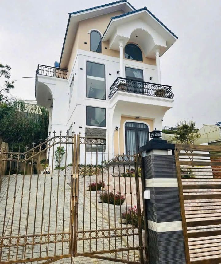 Villa View Đẹp Đường Trịnh Hoài Đức, Đà Lạt - 277m² Giá 13.5 Tỷ