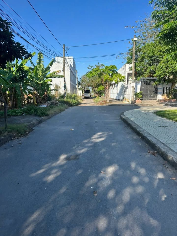 Đất nền Long Bình Tân 100m² giá 2.7 tỷ - Sổ hồng thổ cư