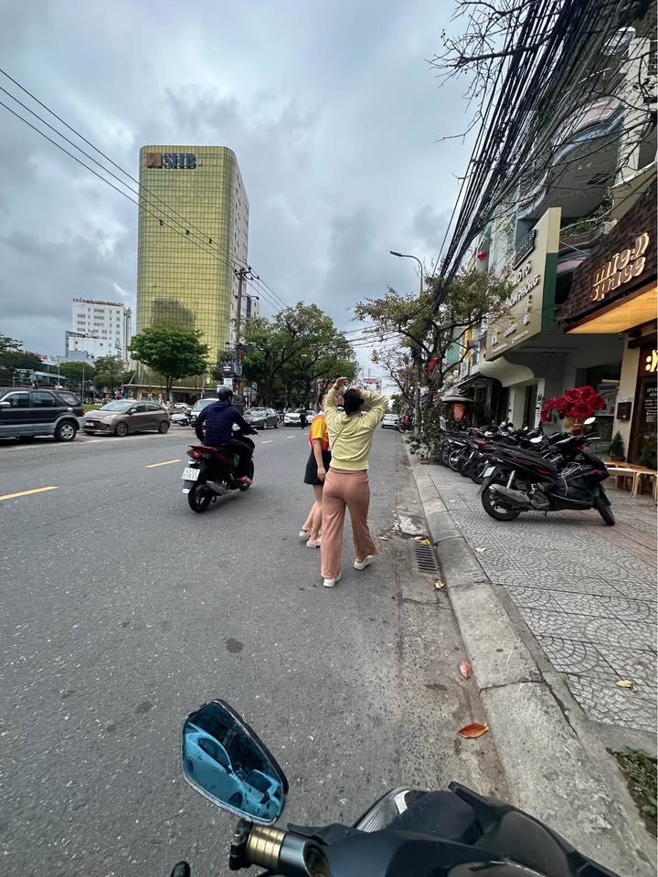 Nhà Nguyên Căn Mặt Tiền Núi Thành, Đà Nẵng - 90m², 2 Lầu, 12 Triệu/Tháng