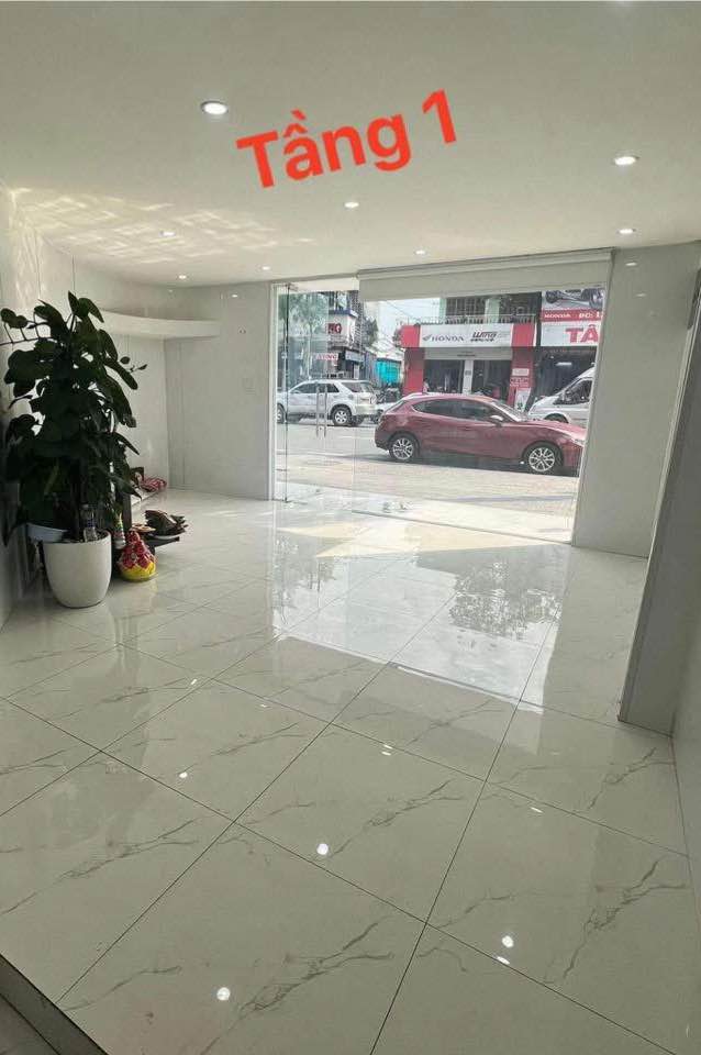 Nhà 3 Tầng Mặt Tiền Hùng Vương, Huế - Dòng Tiền 15 Triệu/Tháng