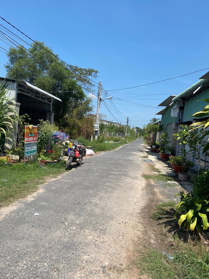 Nhà Tặng Đất Long Hoa, Tây Ninh - 192m² Giá 520 Triệu, Dọn Vào Ở Ngay