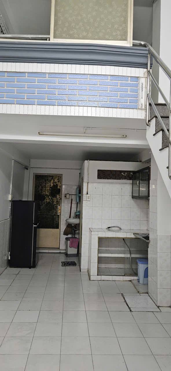 Nhà Cho Thuê Trung Tâm Quận 5 - Trần Phú, 21m², Giá 12 Triệu/Tháng