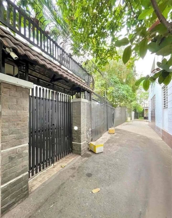 Cho thuê nhà hẻm xe hơi Nguyễn Cửu Vân, Bình Thạnh - 120m², 29 triệu