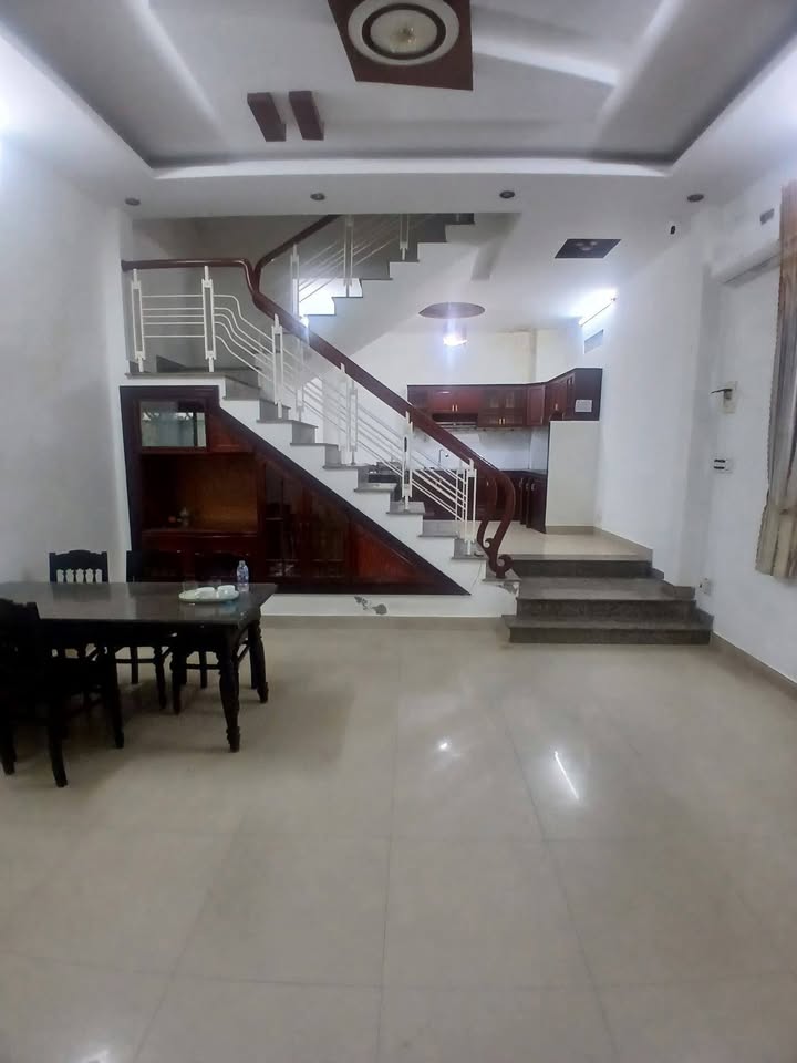 Cho thuê nhà 3 tầng mặt tiền đường Nguyễn Sáng, Đà Nẵng - 50m², 15 triệu