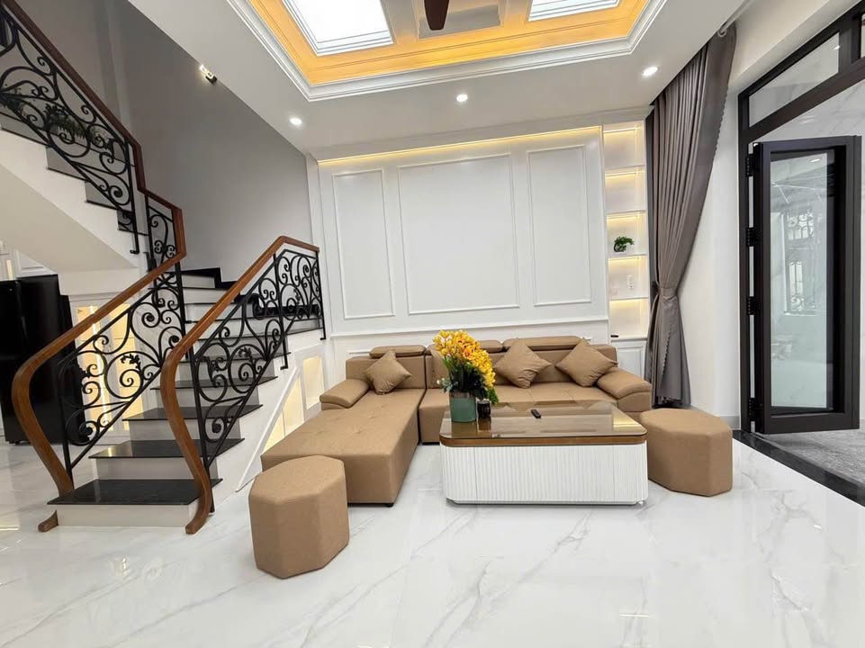 Cho thuê nhà mặt tiền Trần Quý Khoách, Đà Nẵng - 90m², 4PN, Full Nội thất