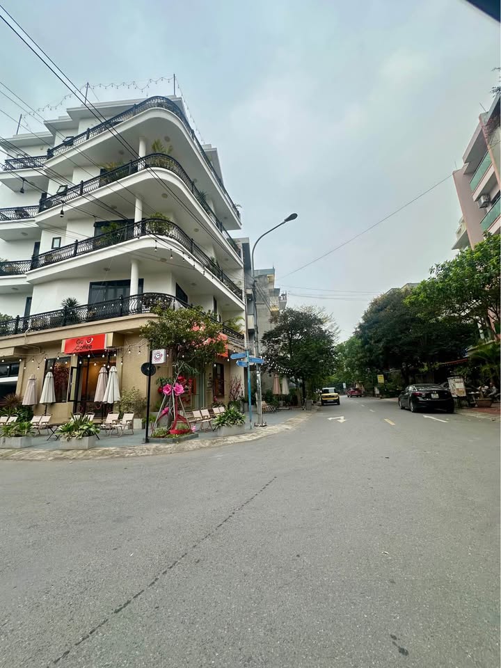 Đất nền Từ Sơn 200m² 22 tỷ - Sổ đỏ chính chủ mặt tiền 10m