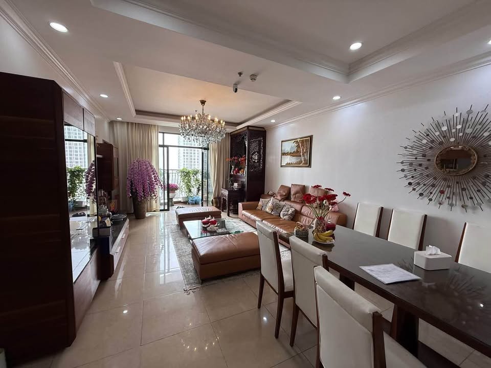 Chung cư Royal City R3B 176m² - 3PN View Quảng trường - 31.6 Tỷ