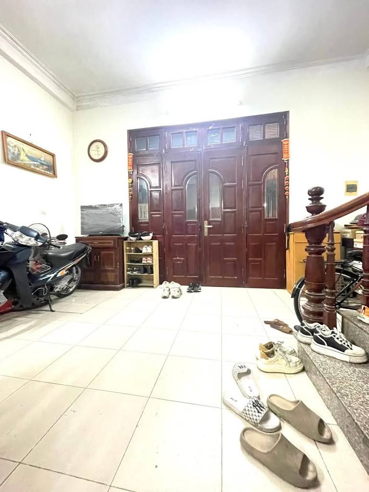 Nhà 5 Tầng Lô Góc Định Công, Hoàng Mai - 264m² Sổ Đỏ, Giá Đầu Tư 11.5 Tỷ