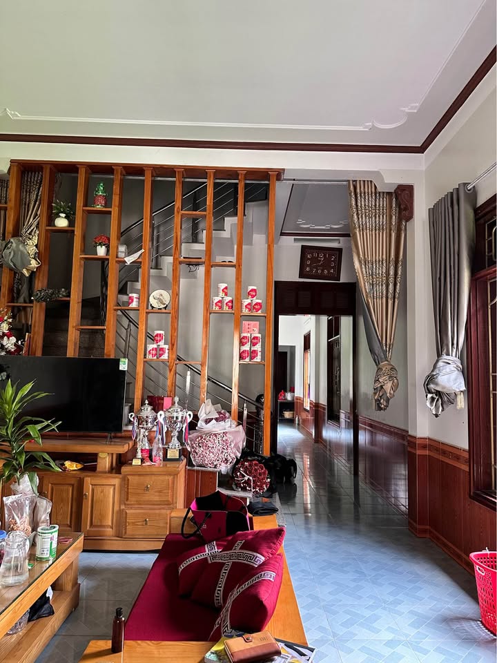 Nhà Mặt Tiền Quốc Lộ, 125m², 4PN, 2.95 Tỷ Tại Tràng Đà, Tuyên Quang