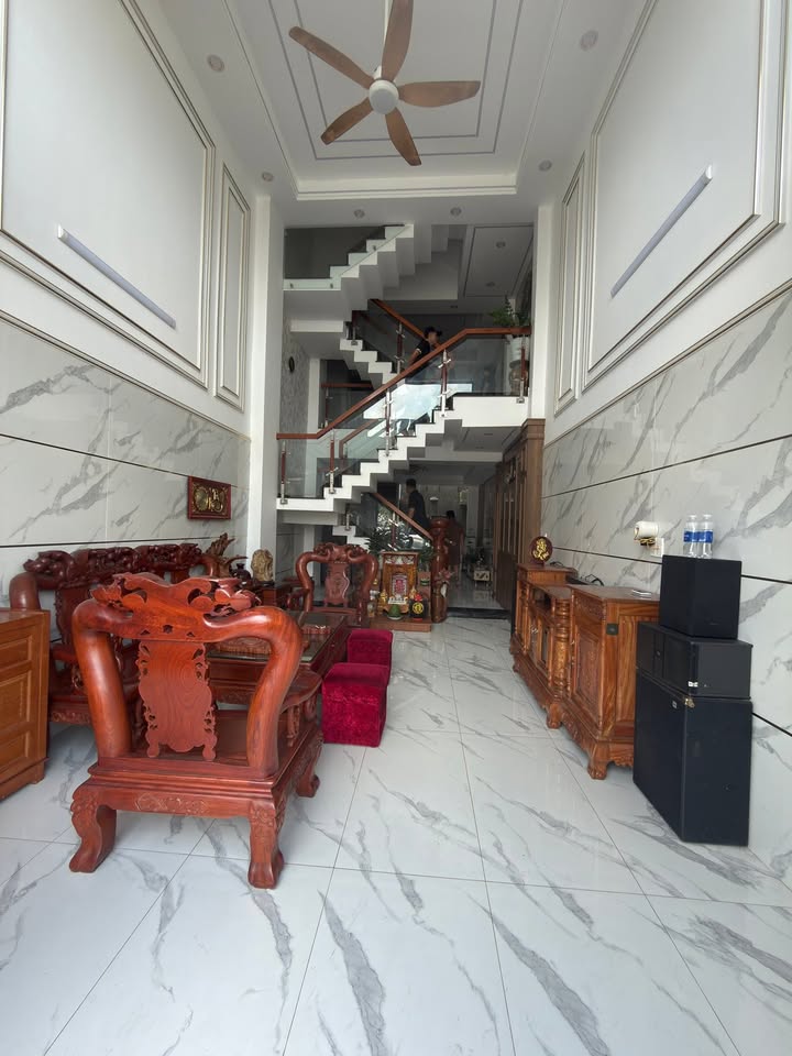 Nhà Full Nội Thất 4PN Hẻm Xe Hơi Lê Đức Anh, Bình Tân - 15 Triệu