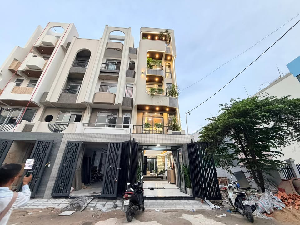 Nhà Phố Luxury Q12 - 9.3 Tỷ, Sổ Hồng Riêng, Xe Hơi Vào Nhà