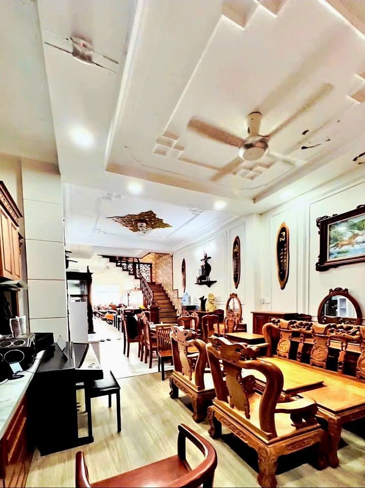 Nhà Mặt Tiền Kinh Doanh 2 Tầng Celadon, Tân Bình - 126m² Giá 12.6 Tỷ