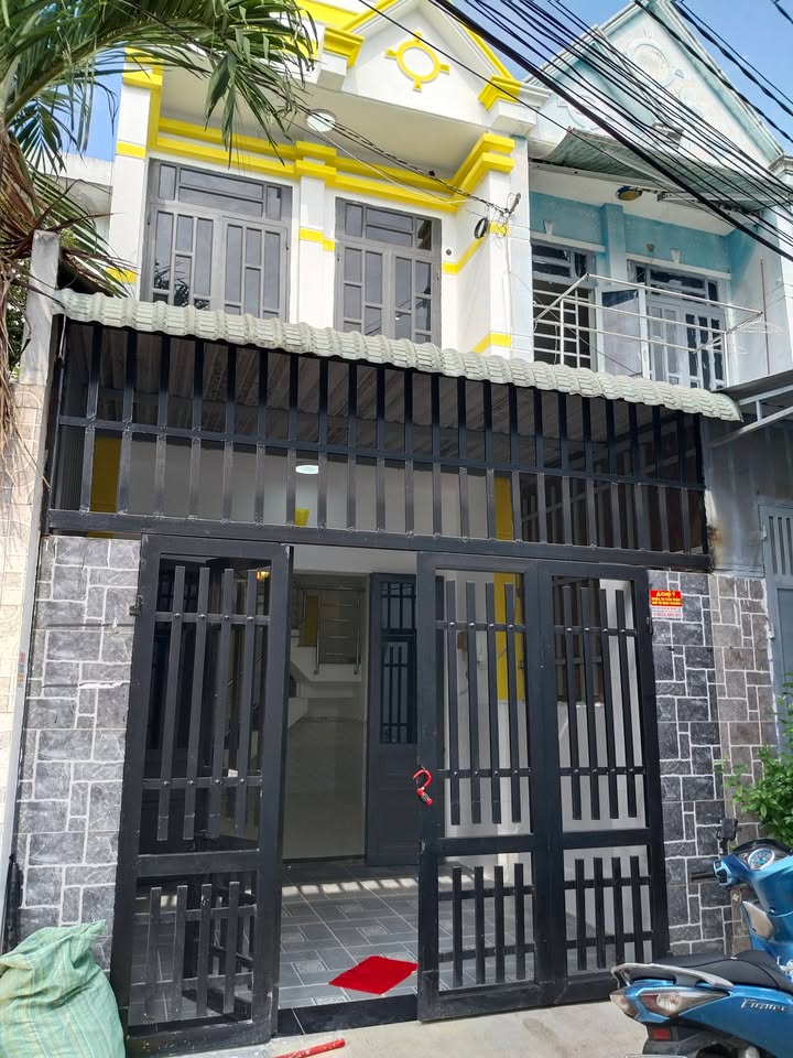 Nhà Sổ Chung Hóc Môn 49m² - 1.68 Tỷ, Gần Chợ, Xe Máy Tới Nhà