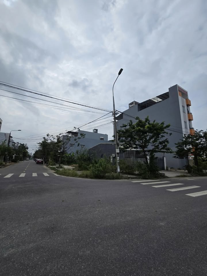 Lô Góc Đất Nền 174m² Lê Sỹ, Hòa Xuân - Tiềm năng tăng giá vượt trội!