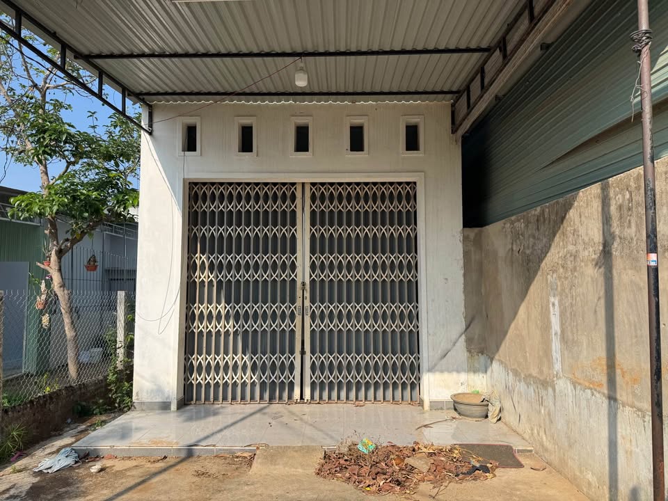 Bán gấp nhà 250m² Xã Chư Hreng, Kon Tum - Sổ đỏ sẵn, gần UBND & trường học