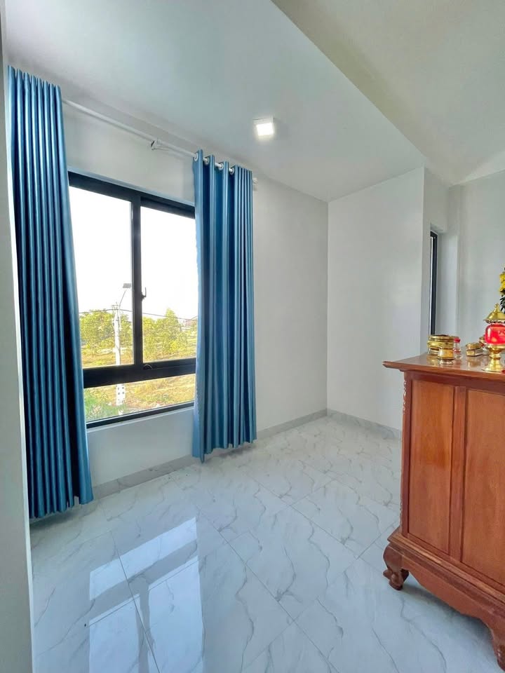 Nhà Mặt Tiền Gần Chợ Dinh Quy Nhơn - 100m², 3 Tỷ, View Công Viên