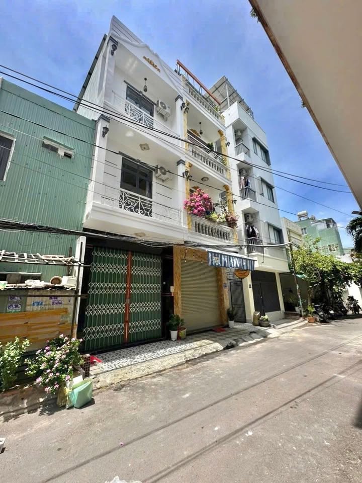 Nhà 3 Tầng Hoàng Văn Thụ, Quy Nhơn - 44m² - 3.8 Tỷ - Sổ Đỏ Chính Chủ