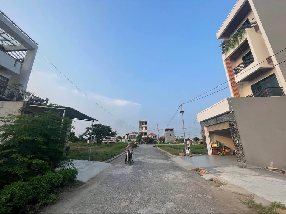 Đất nền Ngô Quyền 100m² 4.5 tỷ - Sổ đỏ chính chủ!