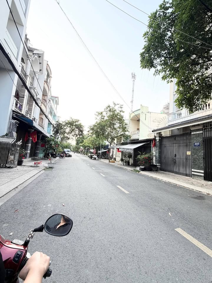 Nhà phố Lê Thúc Hoạch 130m² mặt tiền kinh doanh, đầu tư sinh lời!