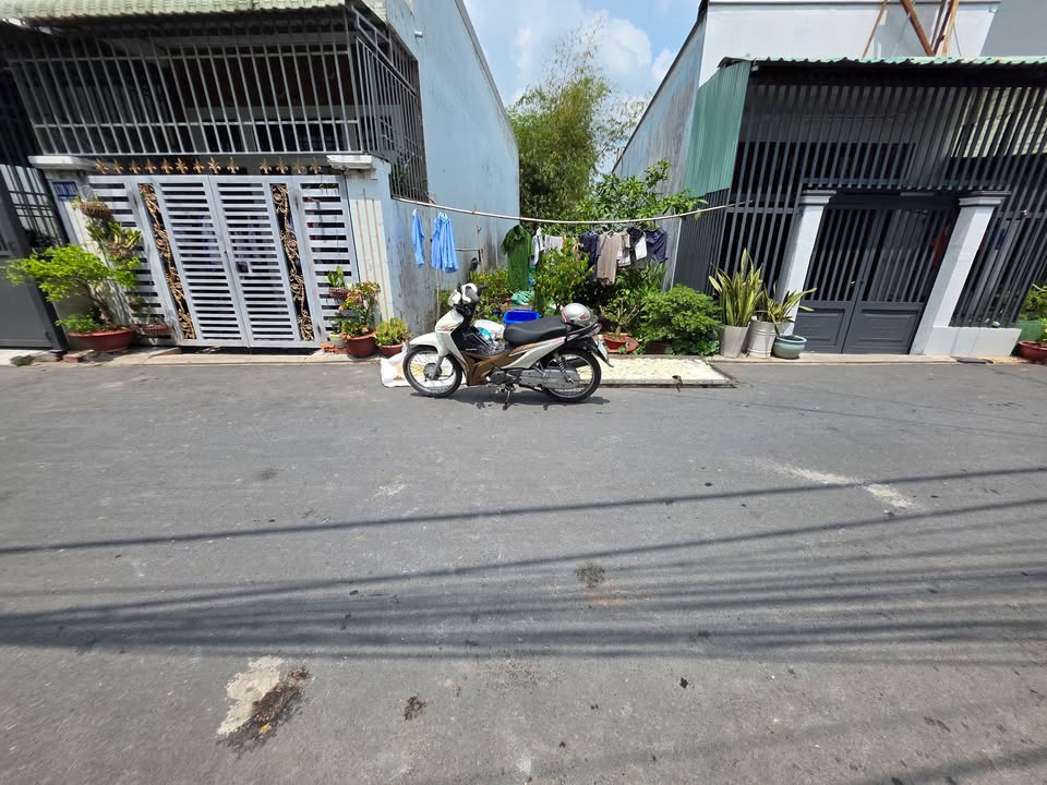 Đất nền Hoàng Quốc Việt 81m² - Sổ hồng chính chủ, tiềm năng tăng giá!