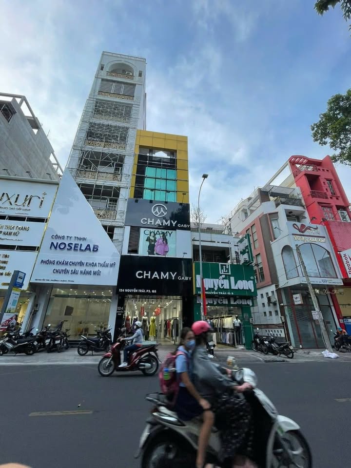 Nhà mặt tiền Nguyễn Trãi Quận 5 105m² - Mặt tiền kinh doanh đắc địa!