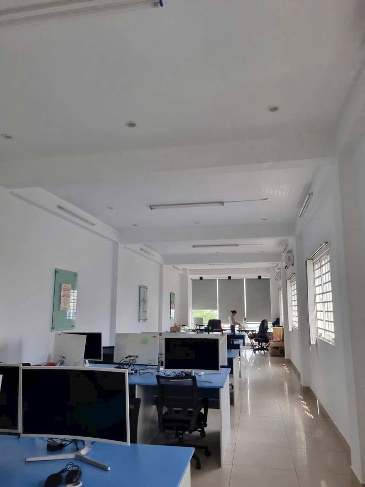 Nhà Mặt Tiền Phạm Văn Đồng, Bình Thạnh - 5 Tầng, 93m², Kinh Doanh Đỉnh Cao