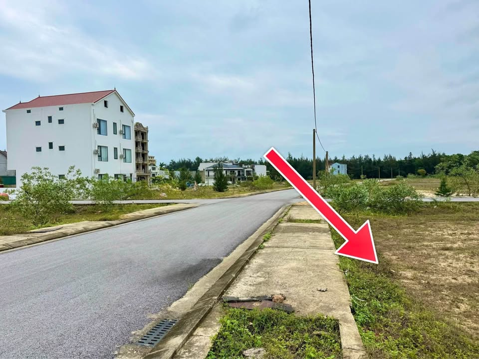 Đất Biển Quang Phú 200m² - Kế Resort, Sẵn Sổ Hồng - Giá 3 Tỷ