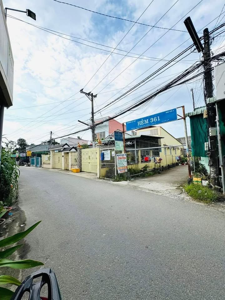 Nhà MT Trần Quang Diệu 44m² 2,39 tỷ - Ô tô vào nhà