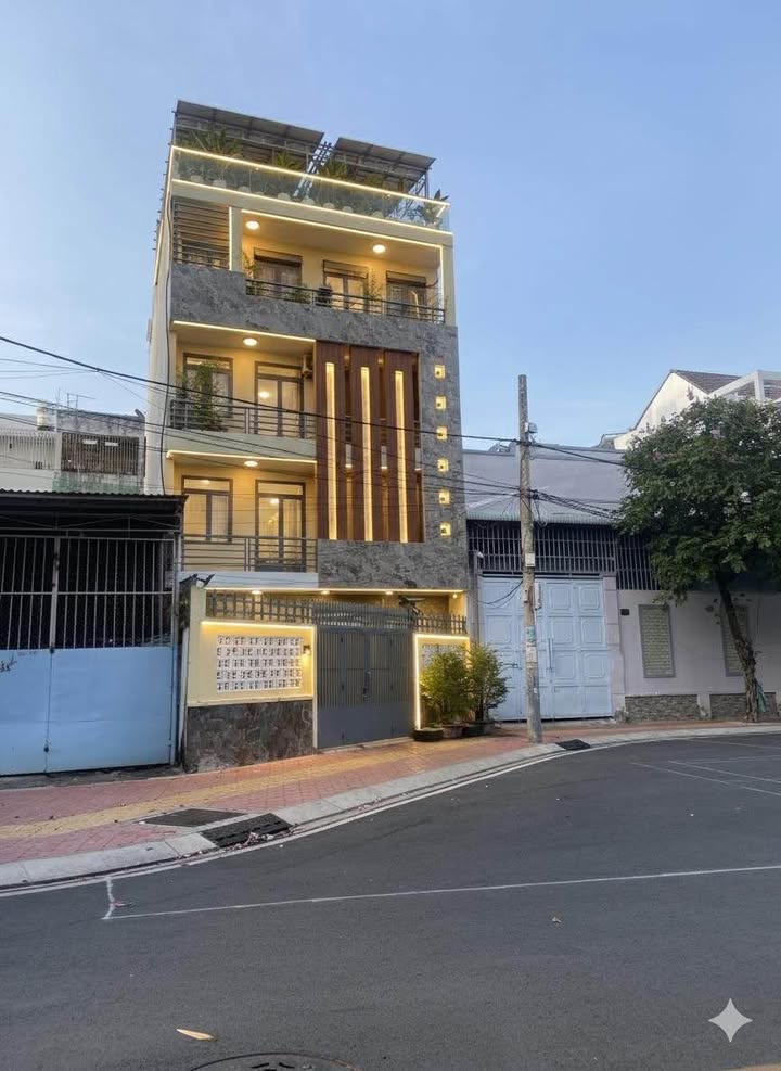 Nhà Mặt Tiền Kinh Doanh Cao Lỗ, Quận 8 - 186m², 5 Tầng - Giá Thỏa Thuận