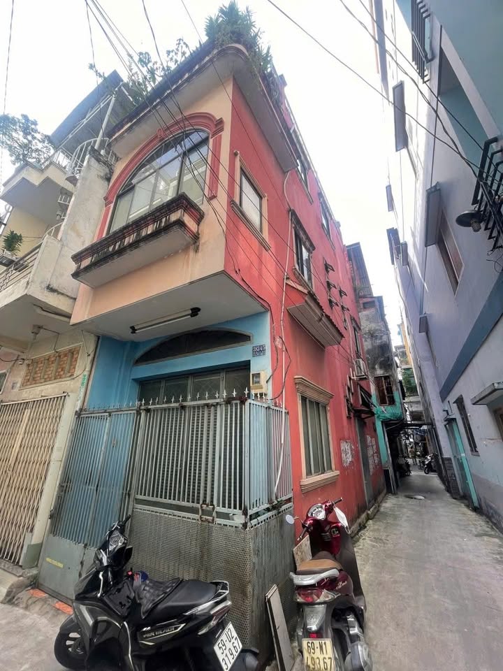 Nhà Hẻm Bà Hạt Q10 - 81m², 3 Tầng, Sổ Hồng Riêng, Giá 5.98 Tỷ